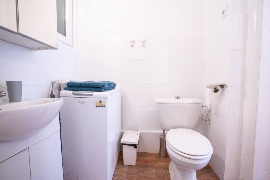 Cozy Studio Near Cismigiu Park Apartment Bucureşti Ngoại thất bức ảnh